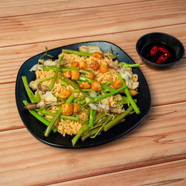 Ốc Móng Tay Xào Mì