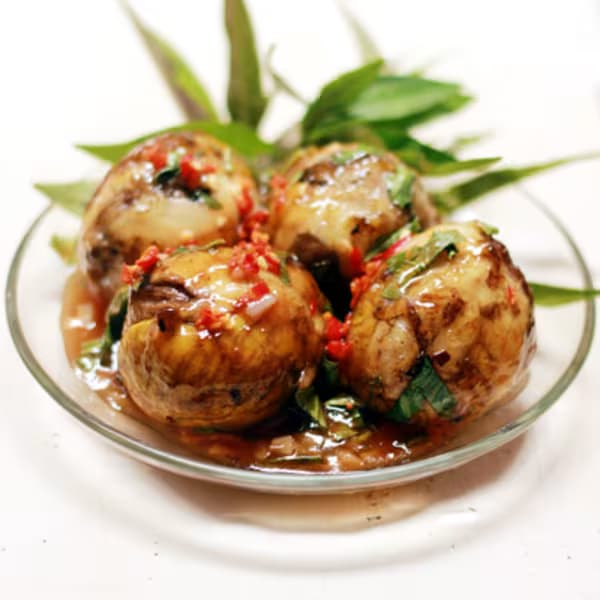 Hột Vịt Lộn Xào Me